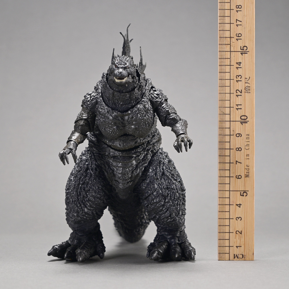 SHM NECA 2023 Фильм Версия 1.0 – обзор и цена Model Kit Kiryu